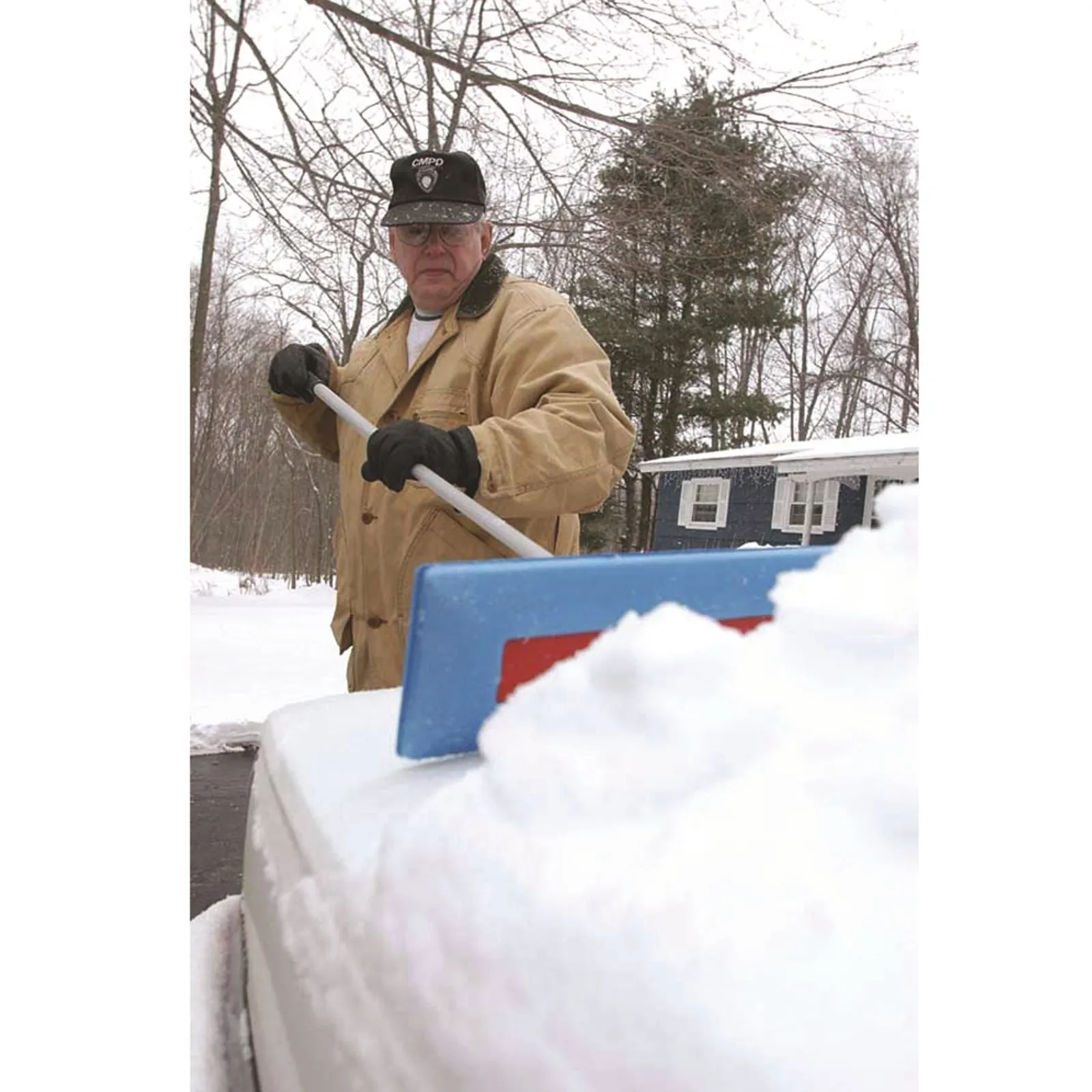 SnoBrum SNOBRUM-AUTO Snow Removal Tool | Polyethylene Foam Blade | Telescoping